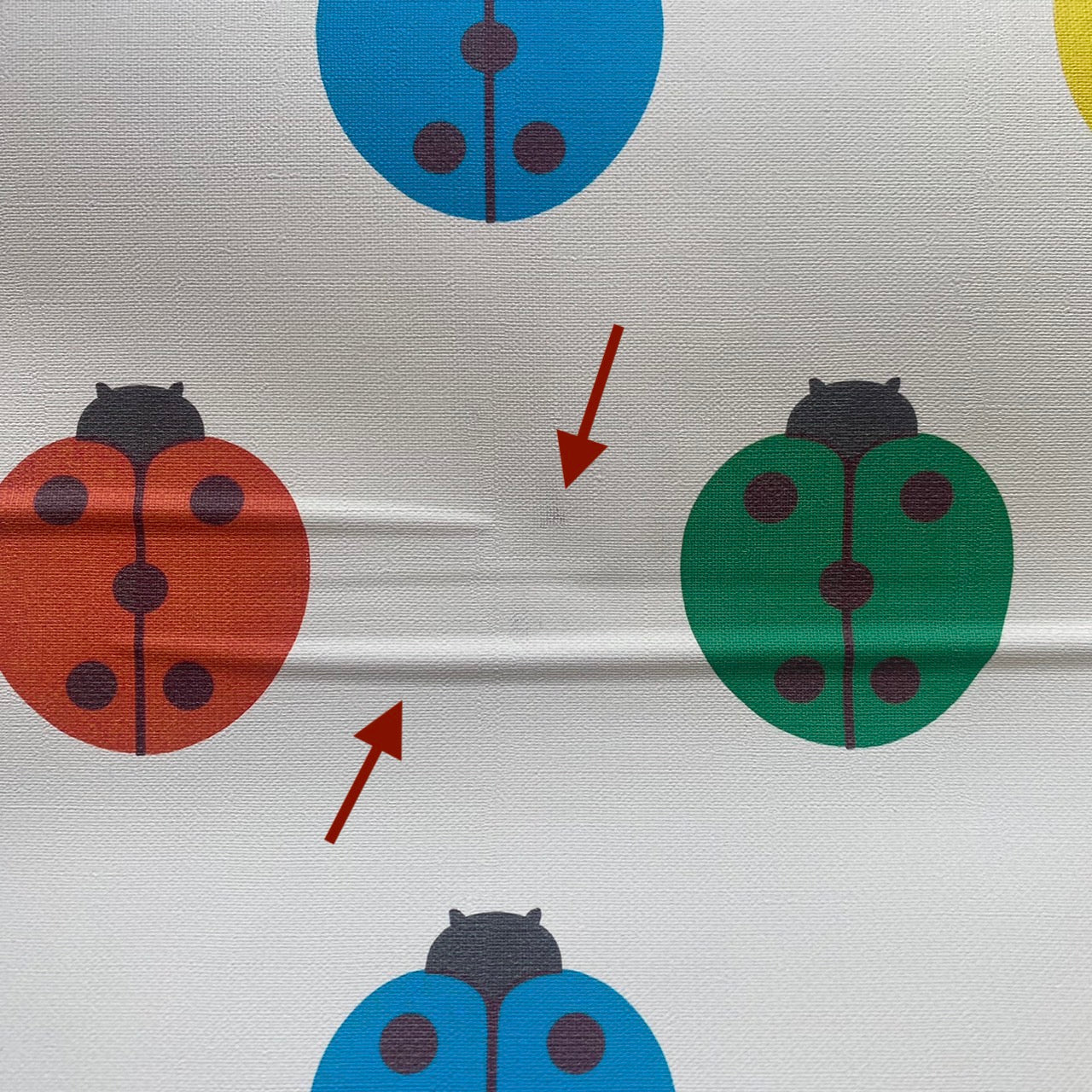 《アウトレットセール》ハレルヤシール壁紙 (てんとうむし なないろ)DIY 壁紙 リメイク