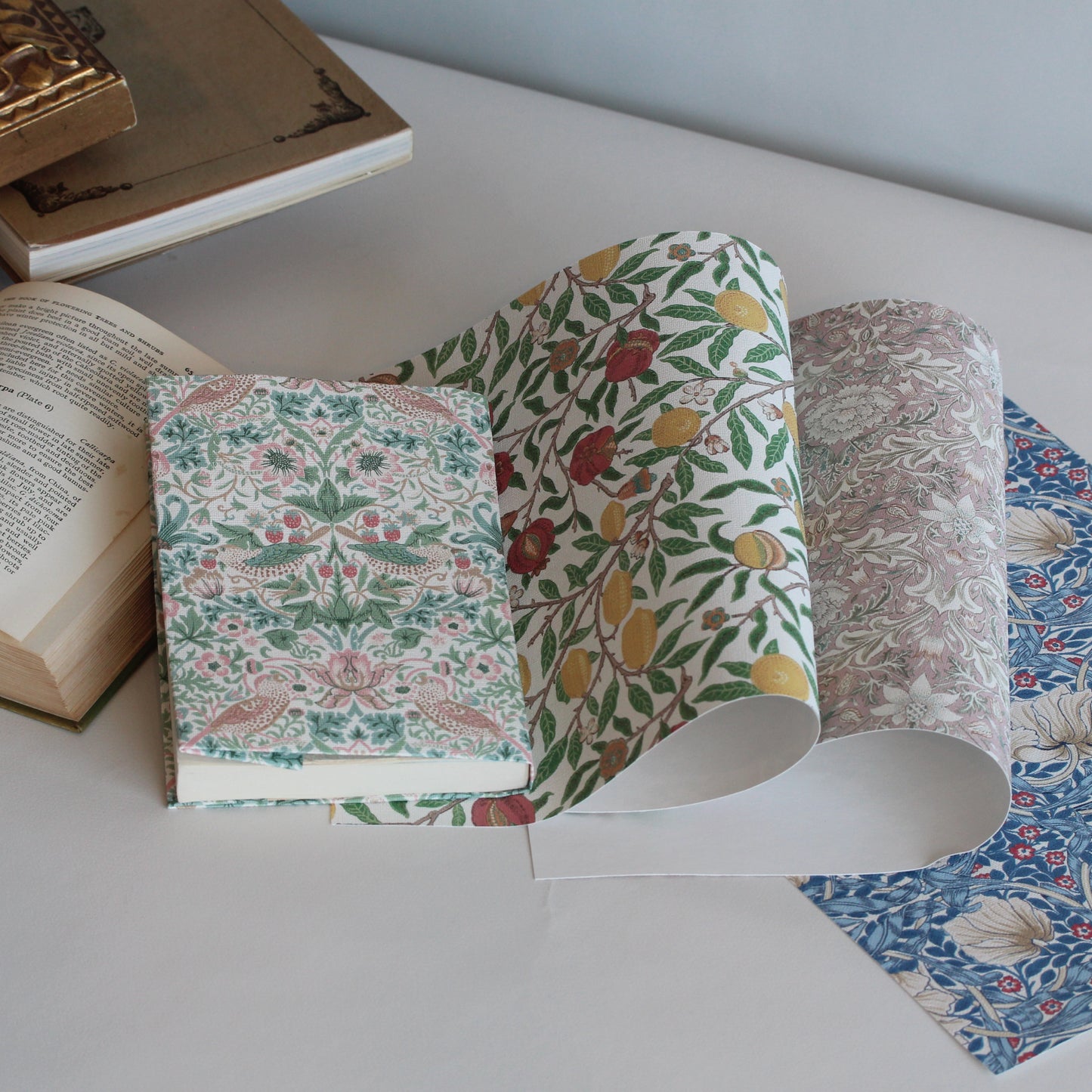 【MORRIS & CO.】SIMPLY MORRIS シンプリーモリス  ブックカバー